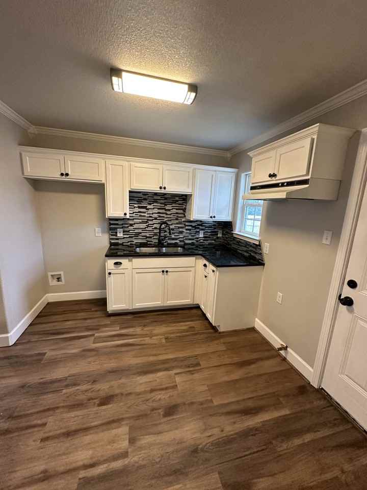 1320 S 35th St #1 - Photo 6 of 13