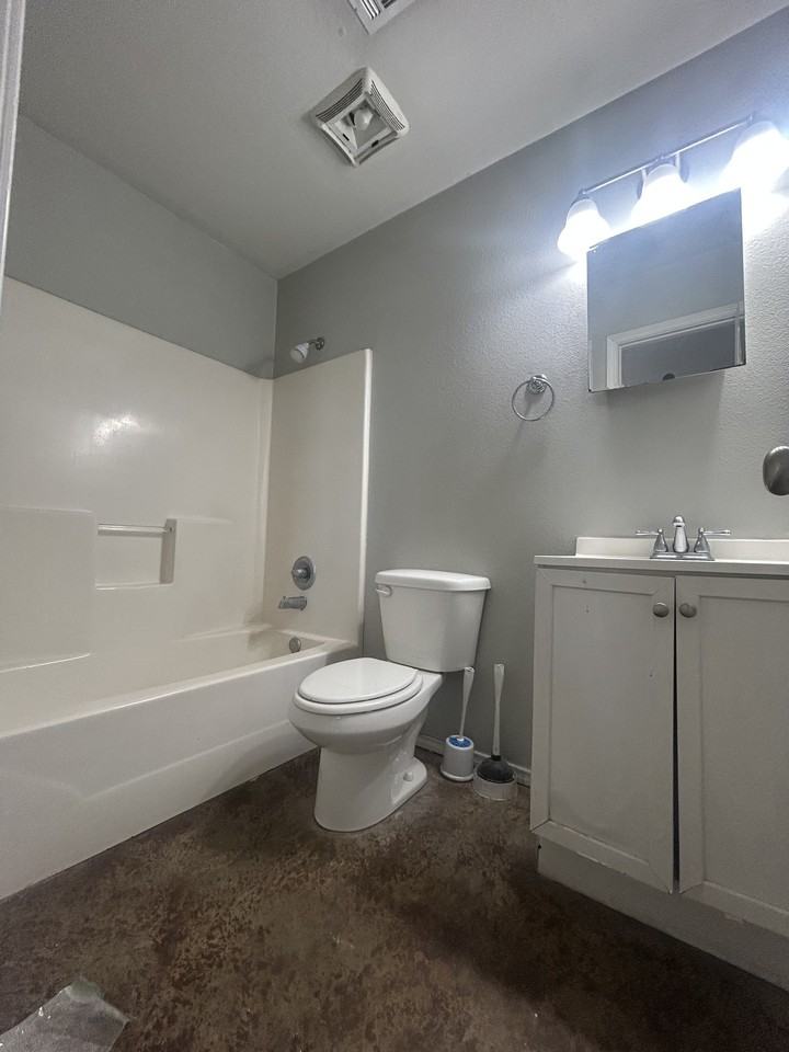 11910 Fairview StreetApartment C #1 - Photo 6 of 7