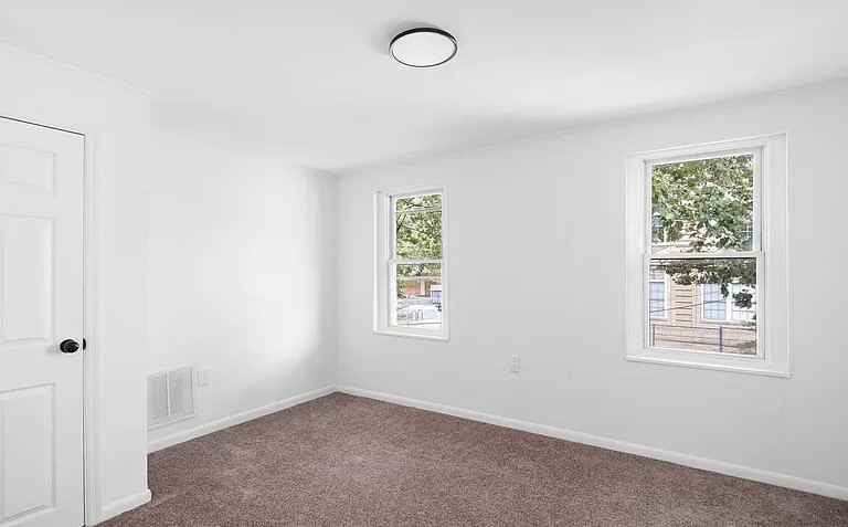 310 S Claymont St - Photo 3 of 9