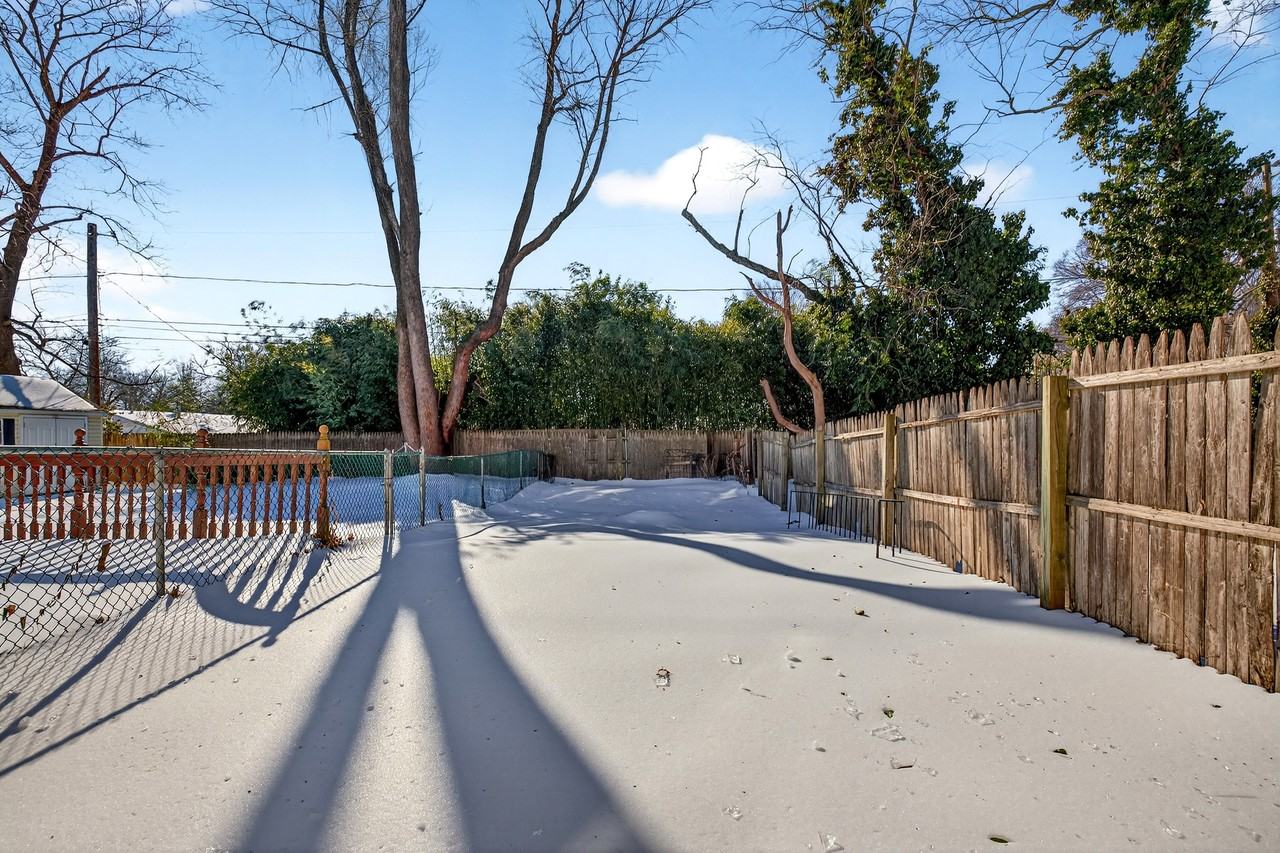 204 Whitherspoon Ln - Photo 7 of 10