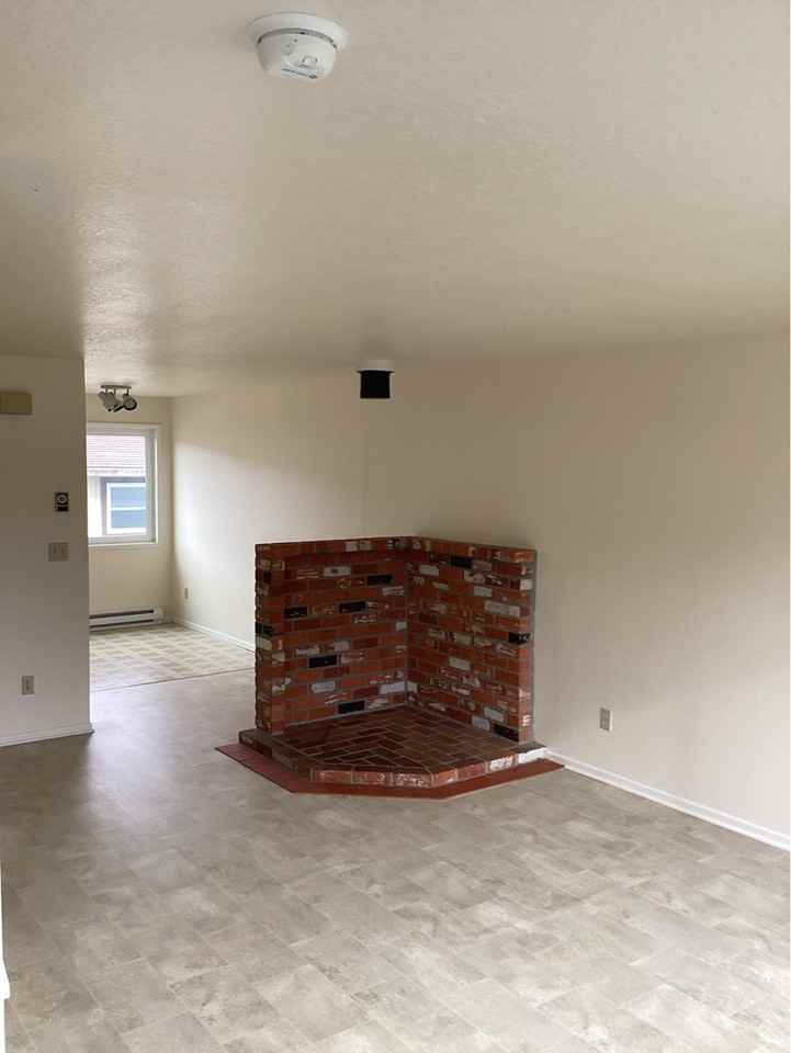 912 Sw 11th St #4 - Photo 3 of 16