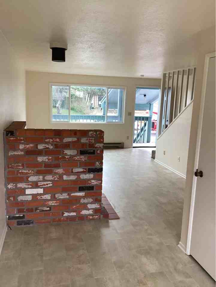 912 Sw 11th St #4 - Photo 5 of 16