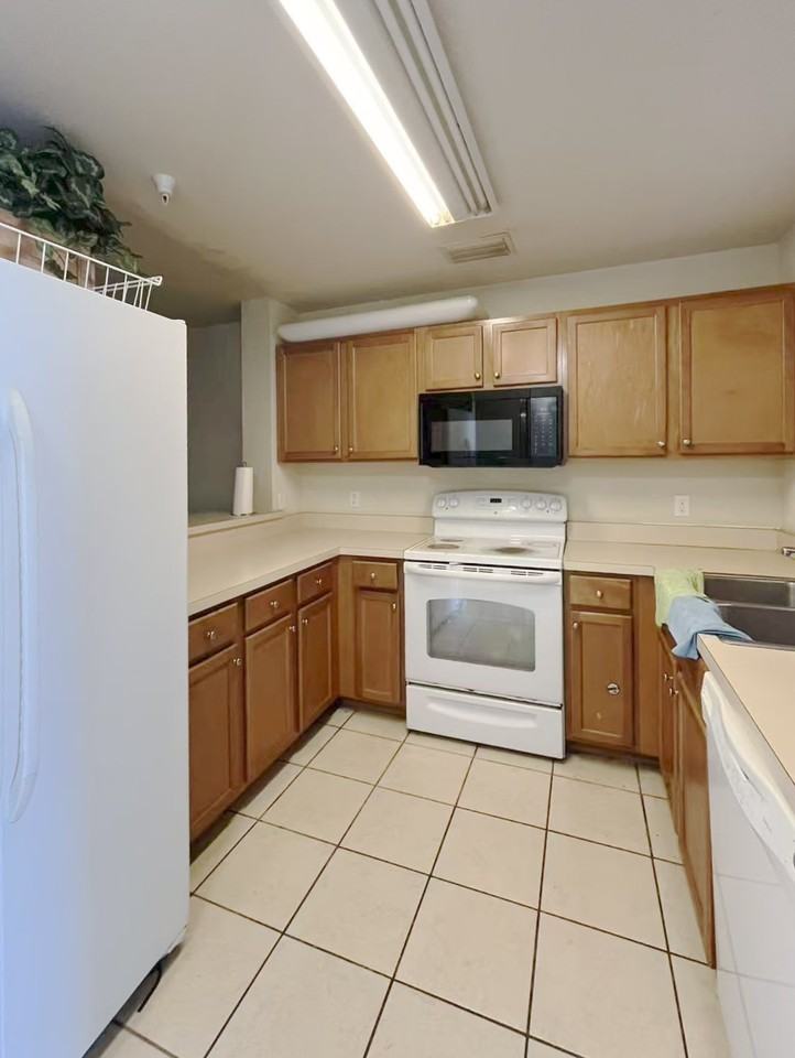 9063 Gervais Cir #1 - Photo 4 of 12