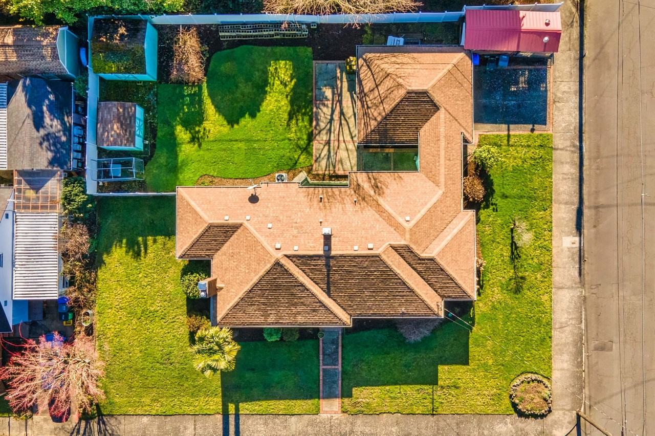 1910 Ne Cramer St #1 - Photo 2 of 32