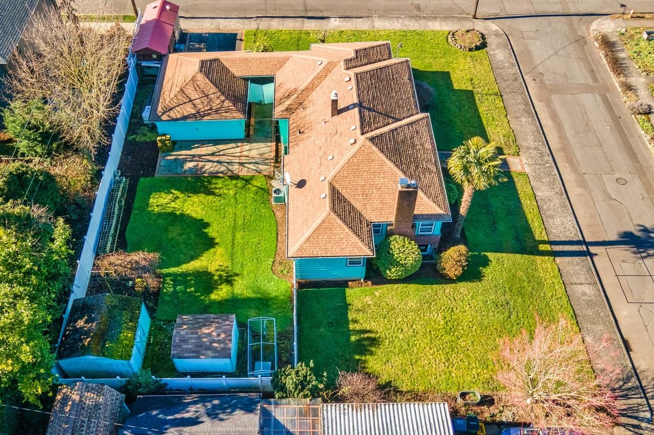 1910 Ne Cramer St #1 - Photo 3 of 32