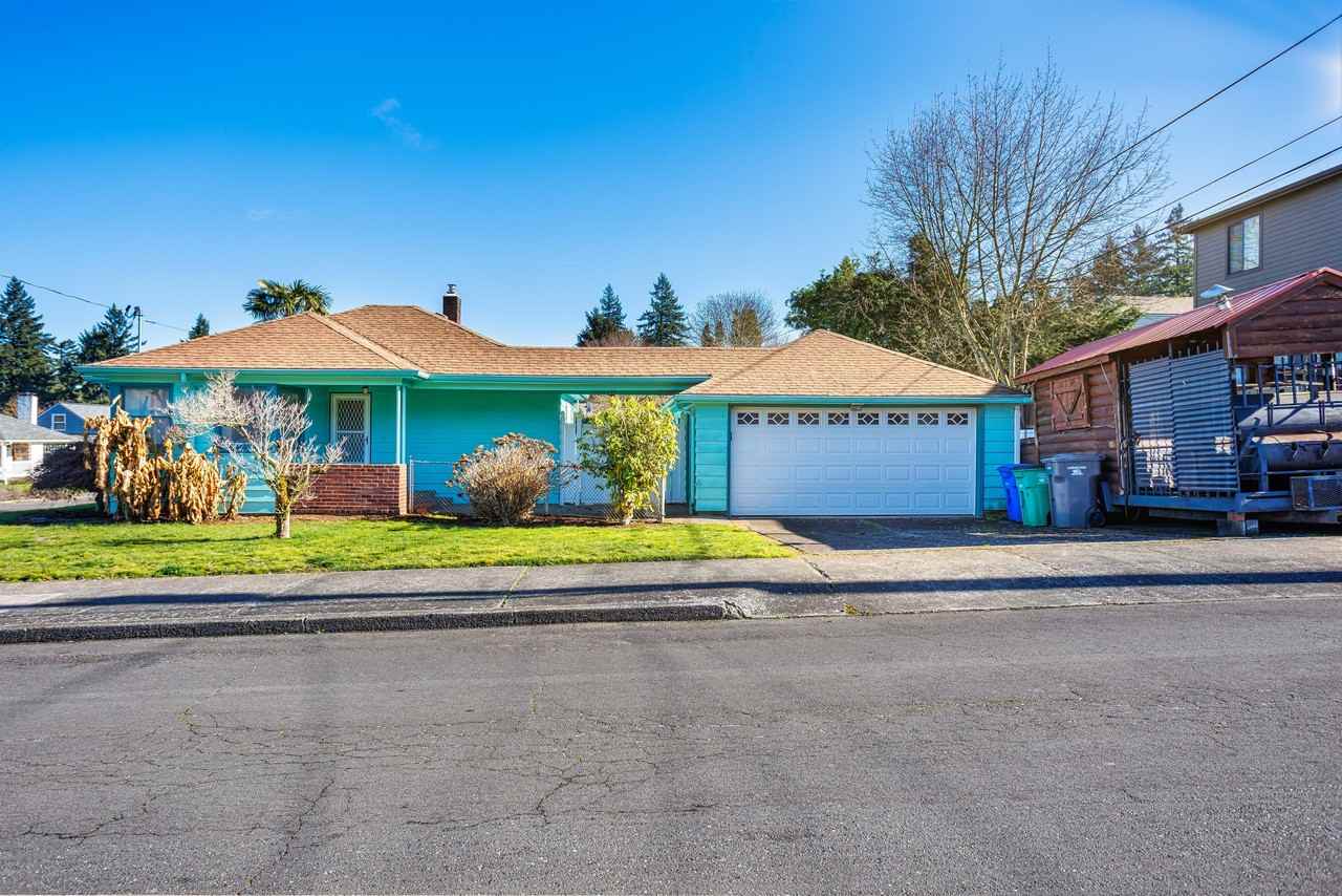 1910 Ne Cramer St #1 - Photo 5 of 32