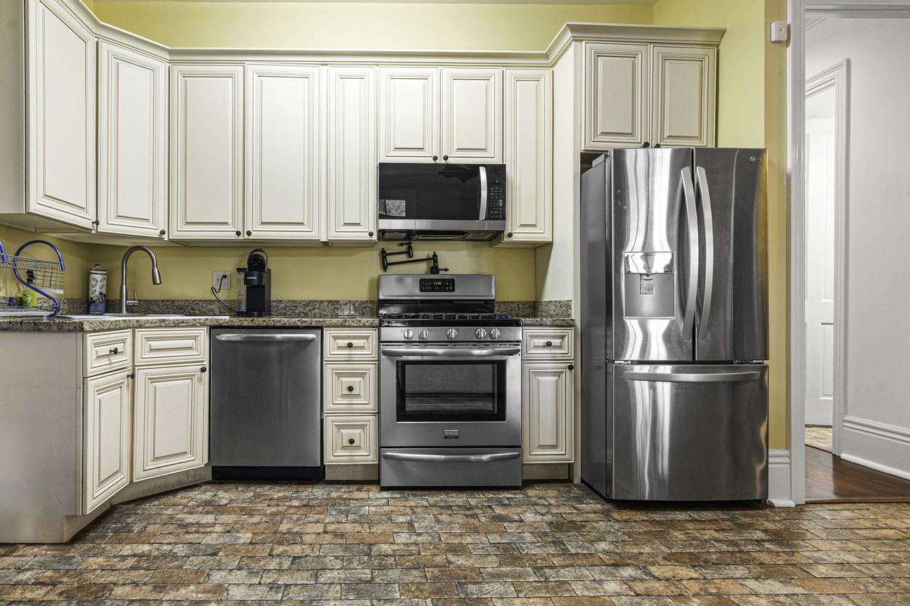 2324 Ursulines Ave - Photo 5 of 15