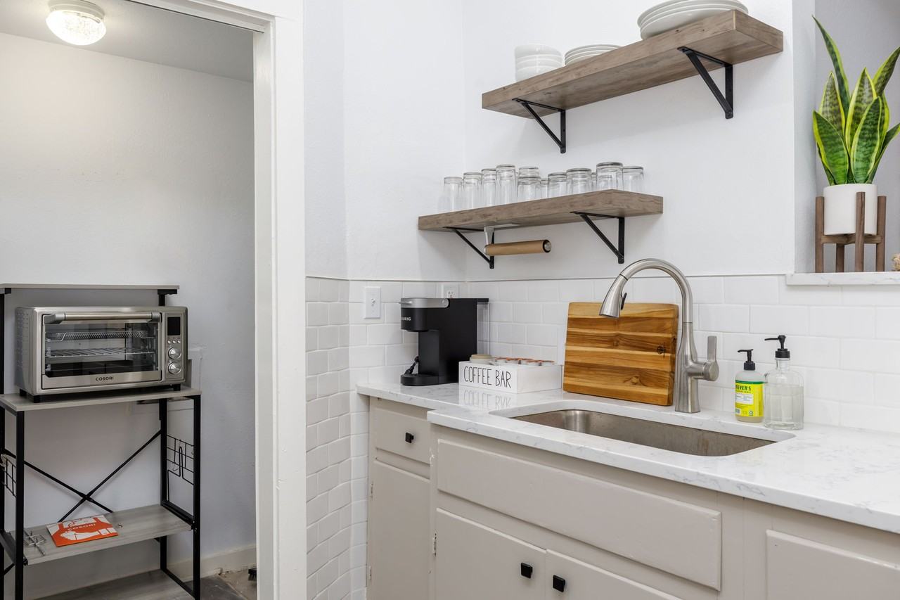 110 East Craig PlaceUnit 3 #3 - Photo 5 of 21