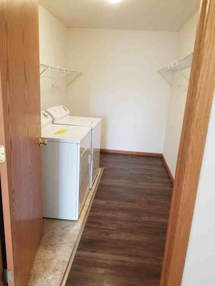 1520 W Pine St #214 - Photo 4 of 21