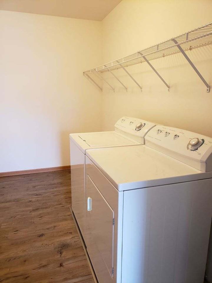 1520 W Pine St #214 - Photo 5 of 21