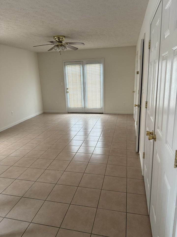 132 Ash Ct #1 - Photo 2 of 5