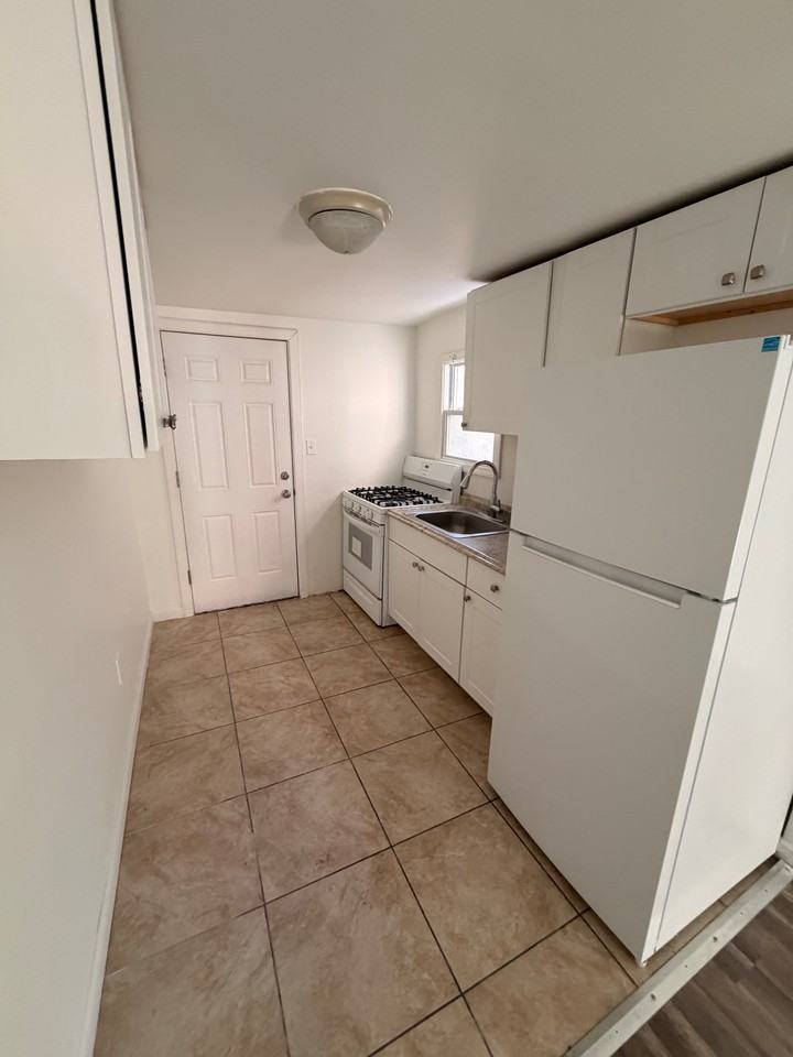 330 Townsend St - Photo 4 of 9