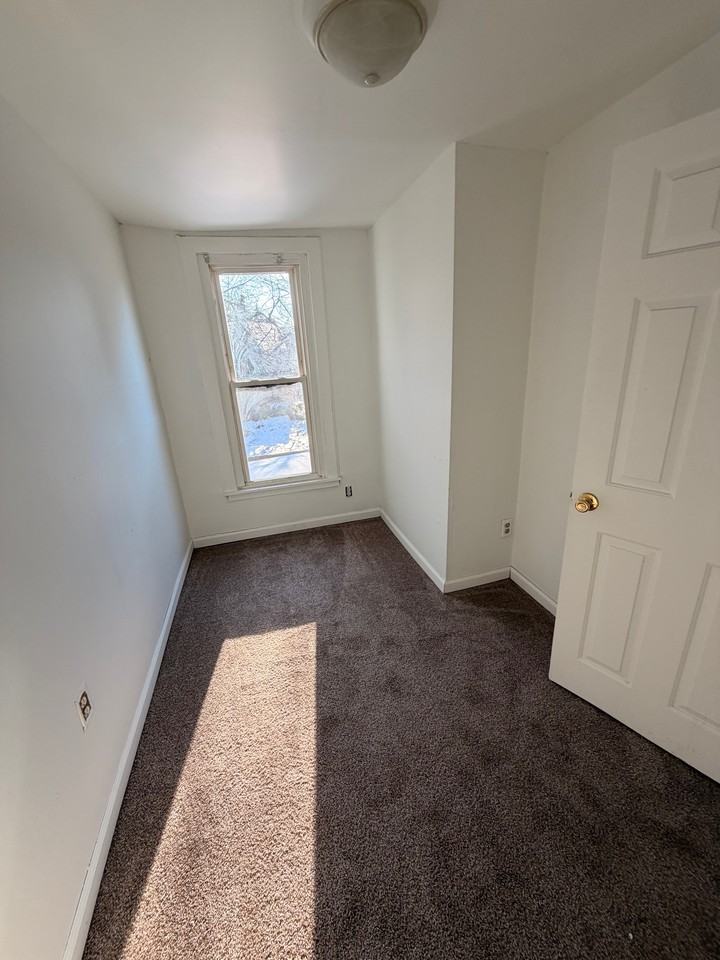 330 Townsend St - Photo 6 of 9