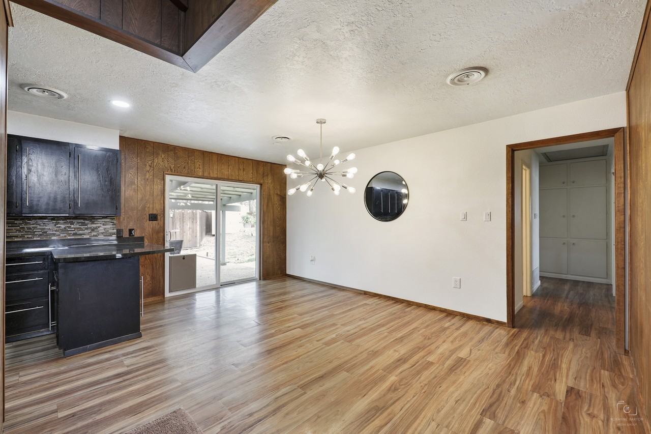 1023 Piping Rock St #1 - Photo 3 of 10