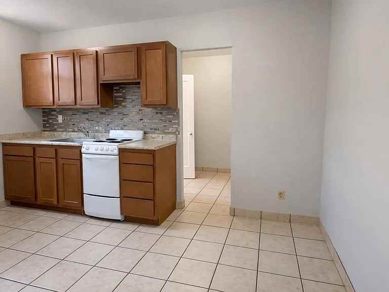 137 NORTH CRAIG STREETAPT 7 #T07 - Photo 3 of 10