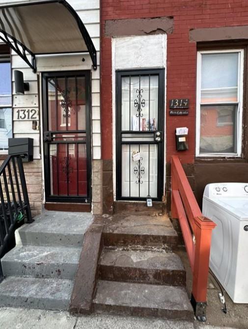 1314 W Wishart St #1 - Photo 2 of 29