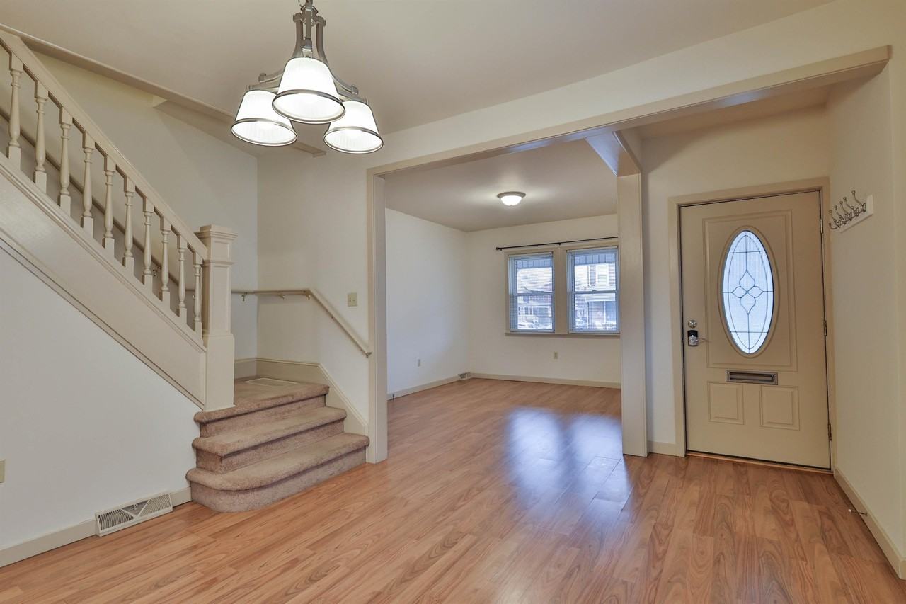 1104 Elm St #1 - Photo 5 of 37