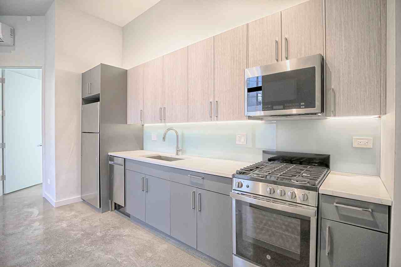 Wicker Park Place - Photo 3 of 21