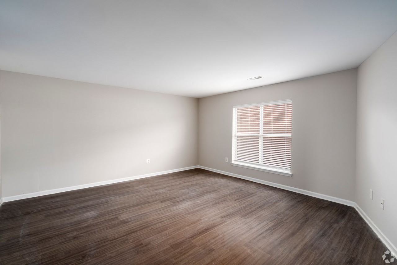 The Gardens at Manchester - Photo 6 of 46