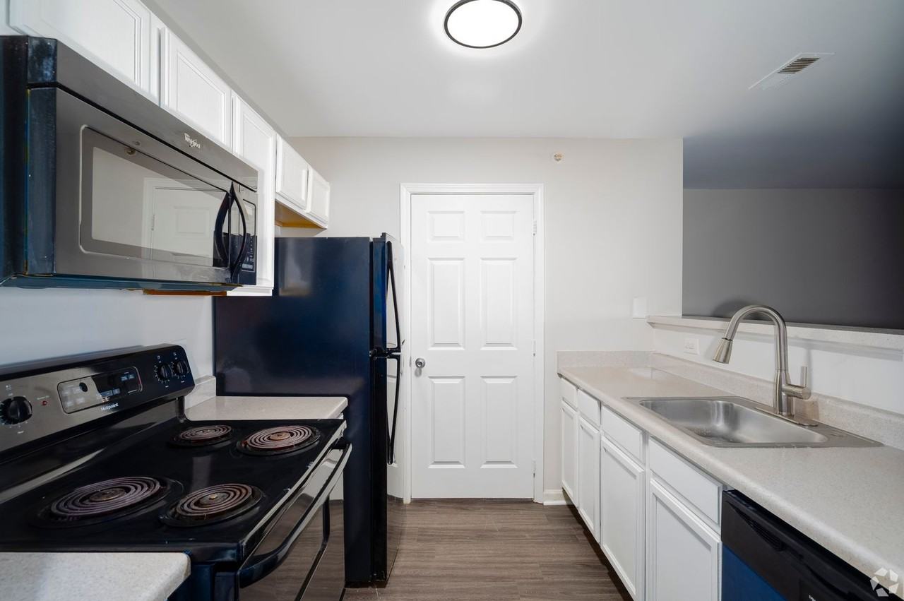 The Gardens at Manchester - Photo 7 of 46