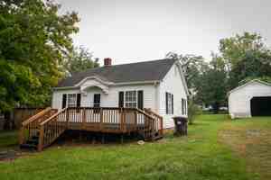 featured image of 105 Burns St #1