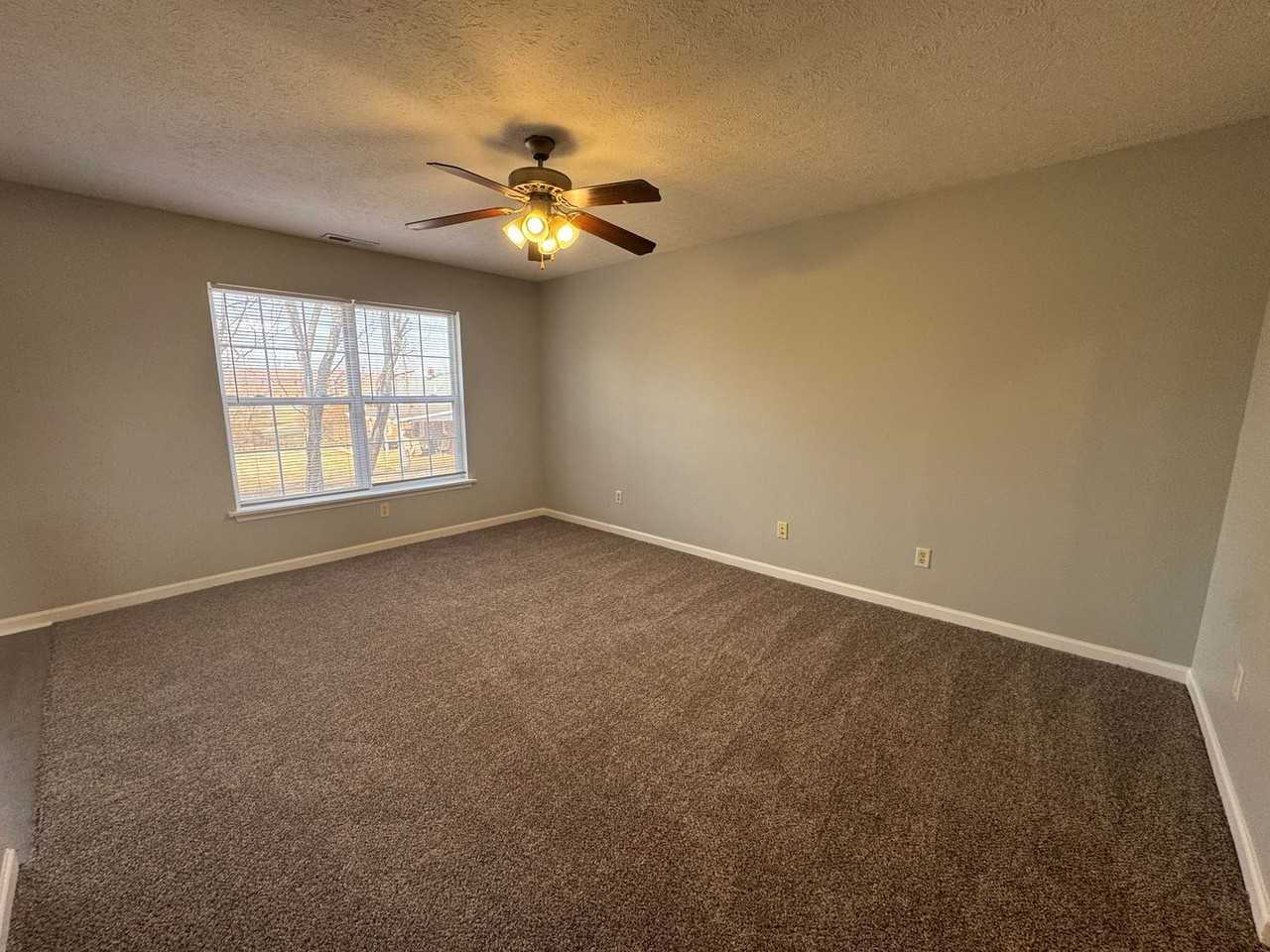 Sunnyside Apts - Photo 2 of 10