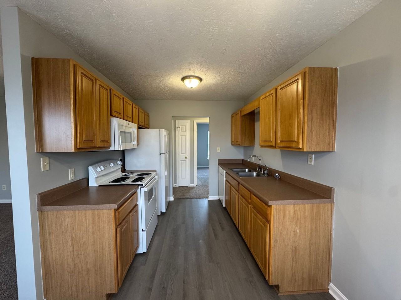 Sunnyside Apts - Photo 4 of 10