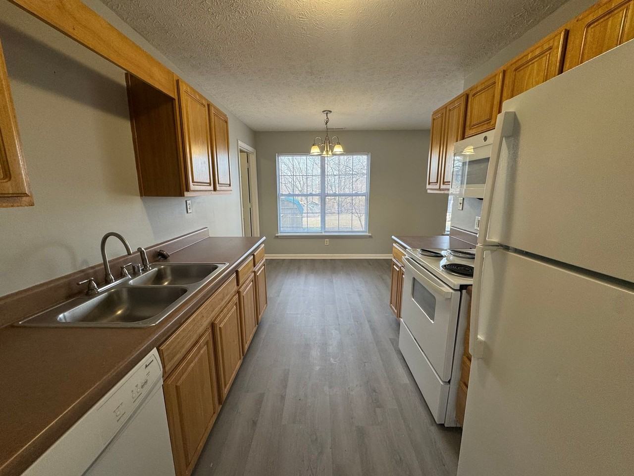 Sunnyside Apts - Photo 5 of 10