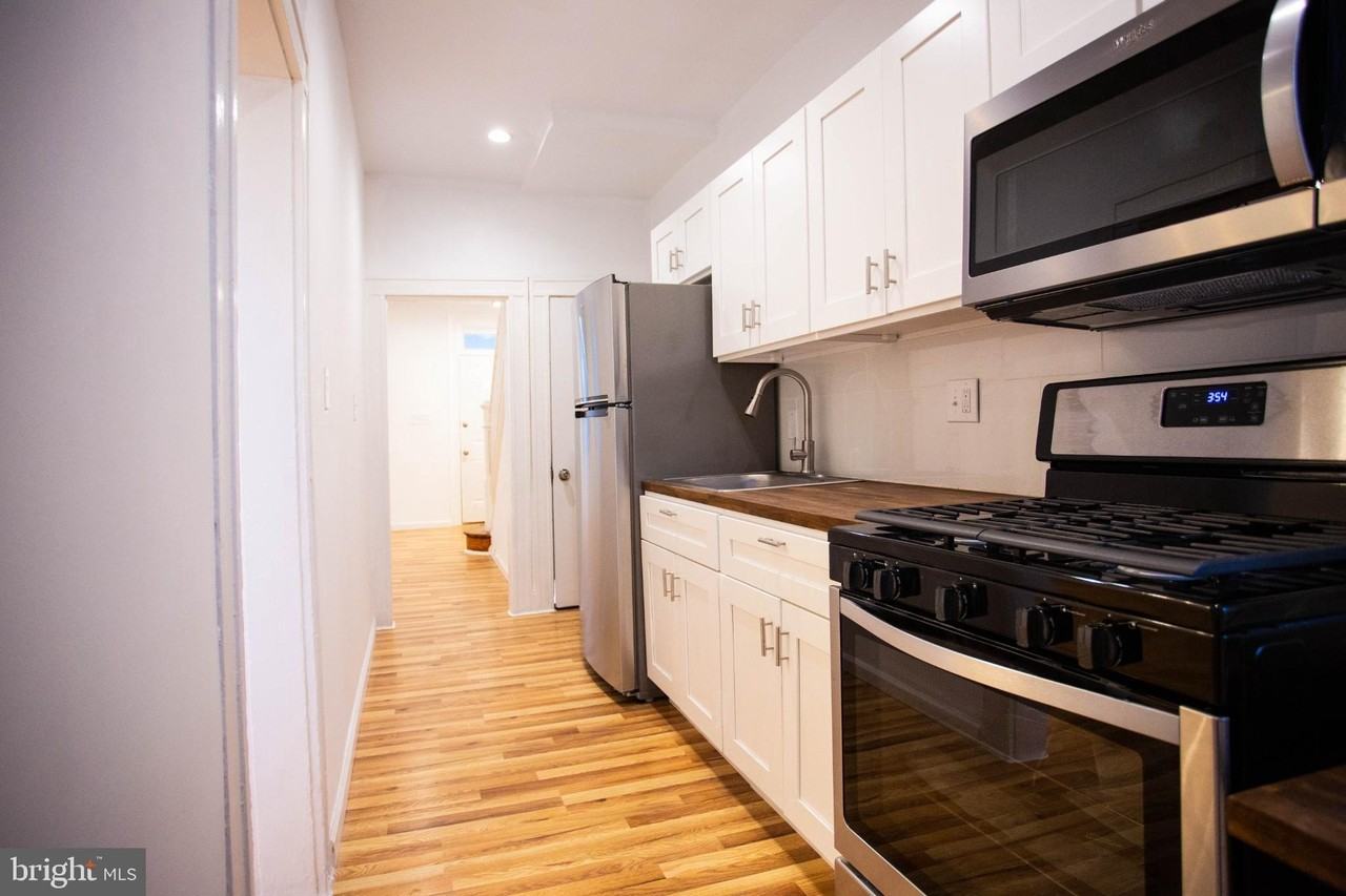 3702 Hayward Ave - Photo 7 of 18