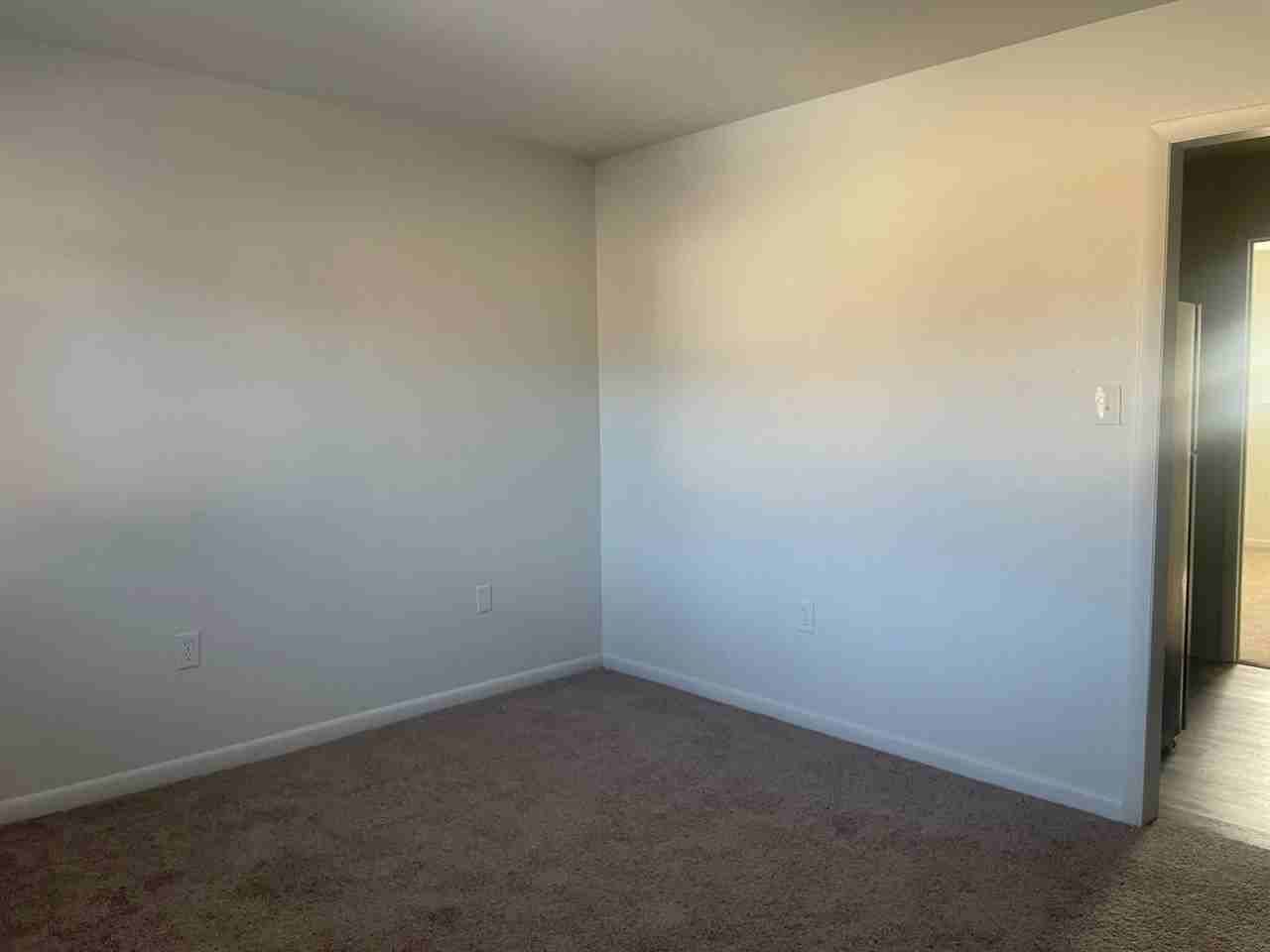 500 Poage Lane - Photo 4 of 30