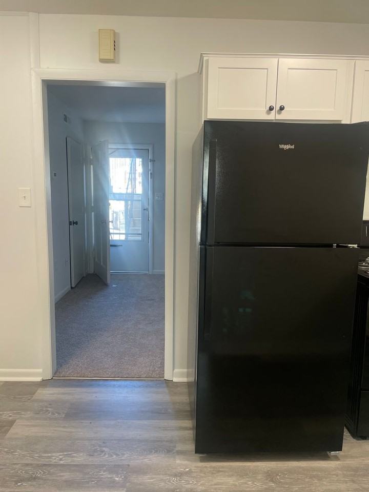 500 Poage Lane - Photo 7 of 30