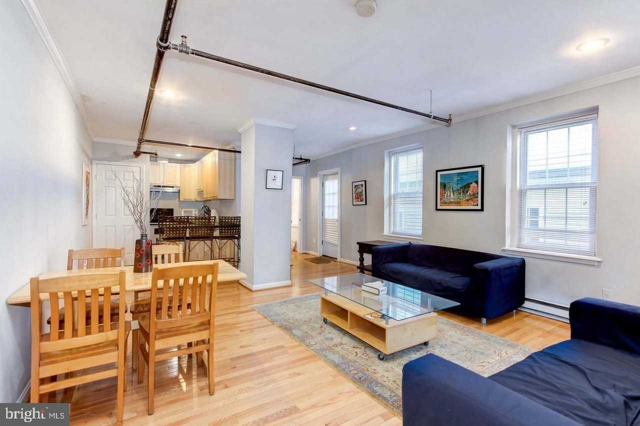 811 S Broadway - Photo 2 of 13