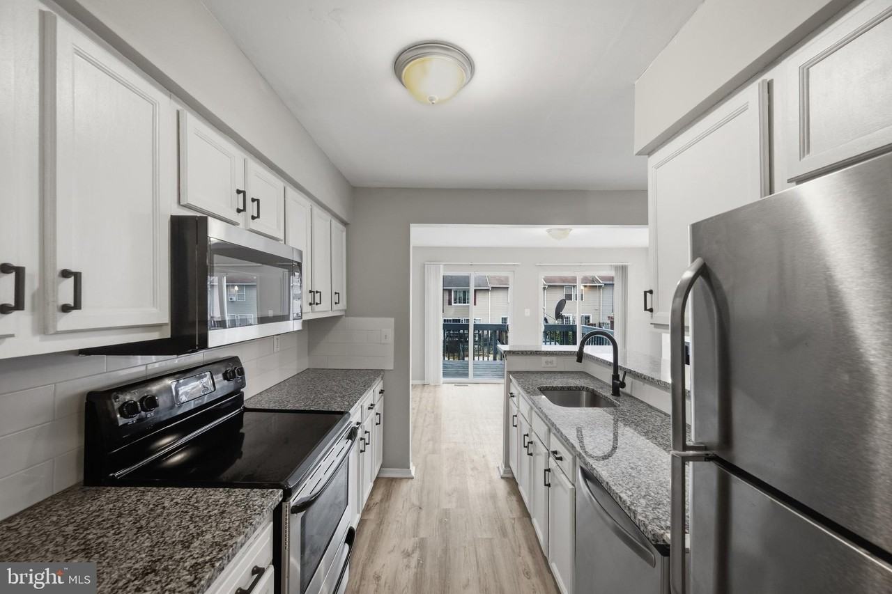 40 Cobber Ln - Photo 2 of 46