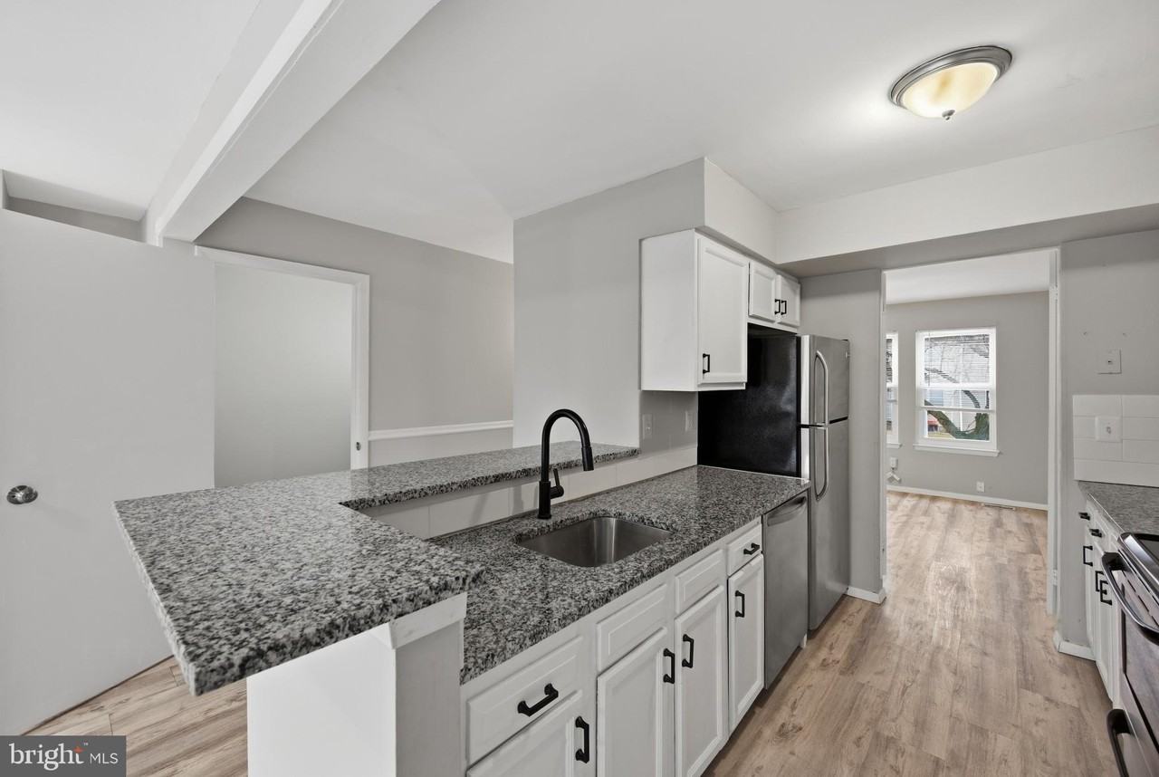 40 Cobber Ln - Photo 5 of 46