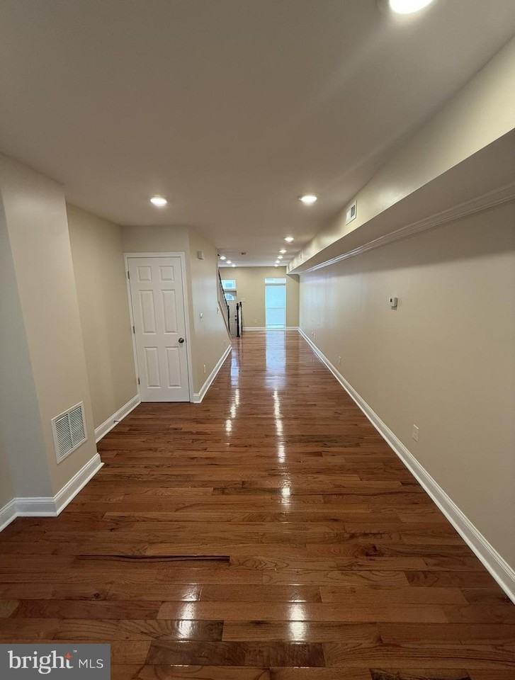 1422 Richardson St - Photo 5 of 15