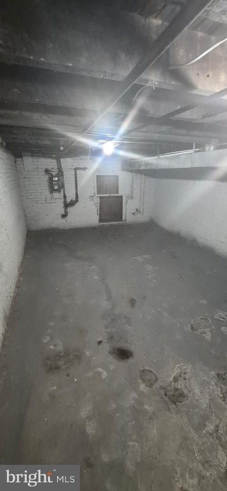 627 S Pulaski St - Photo 4 of 15