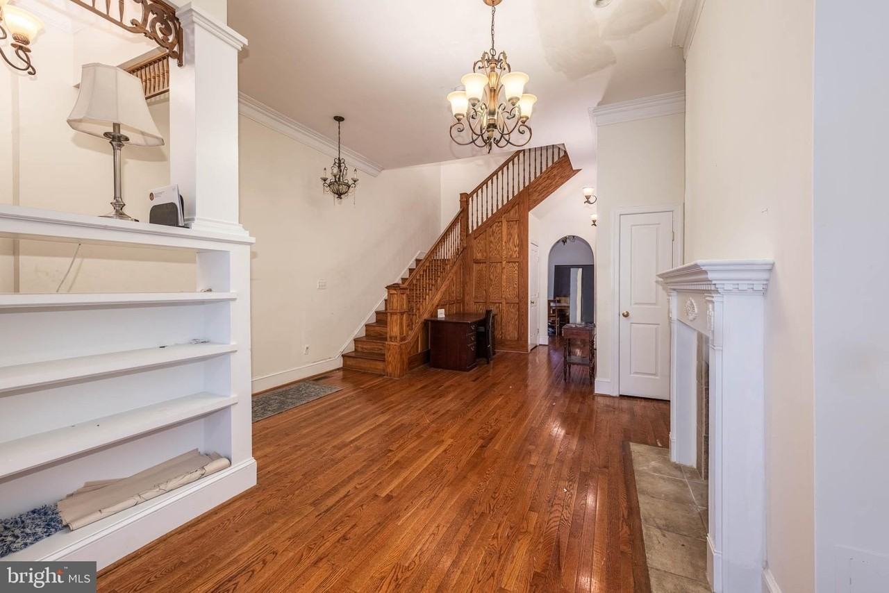 18 E Lafayette Ave - Photo 2 of 28