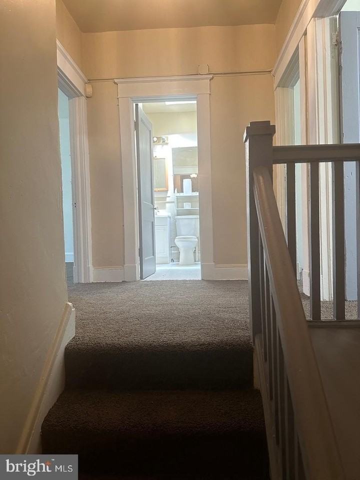 2304 W North Ave Apt 2 #2 - Photo 3 of 17