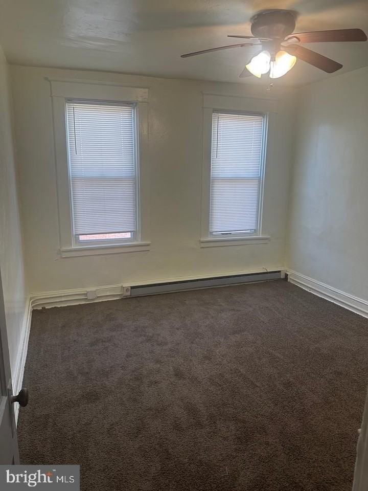 2304 W North Ave Apt 2 #2 - Photo 4 of 17