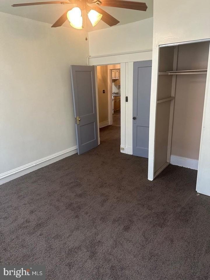 2304 W North Ave Apt 2 #2 - Photo 7 of 17