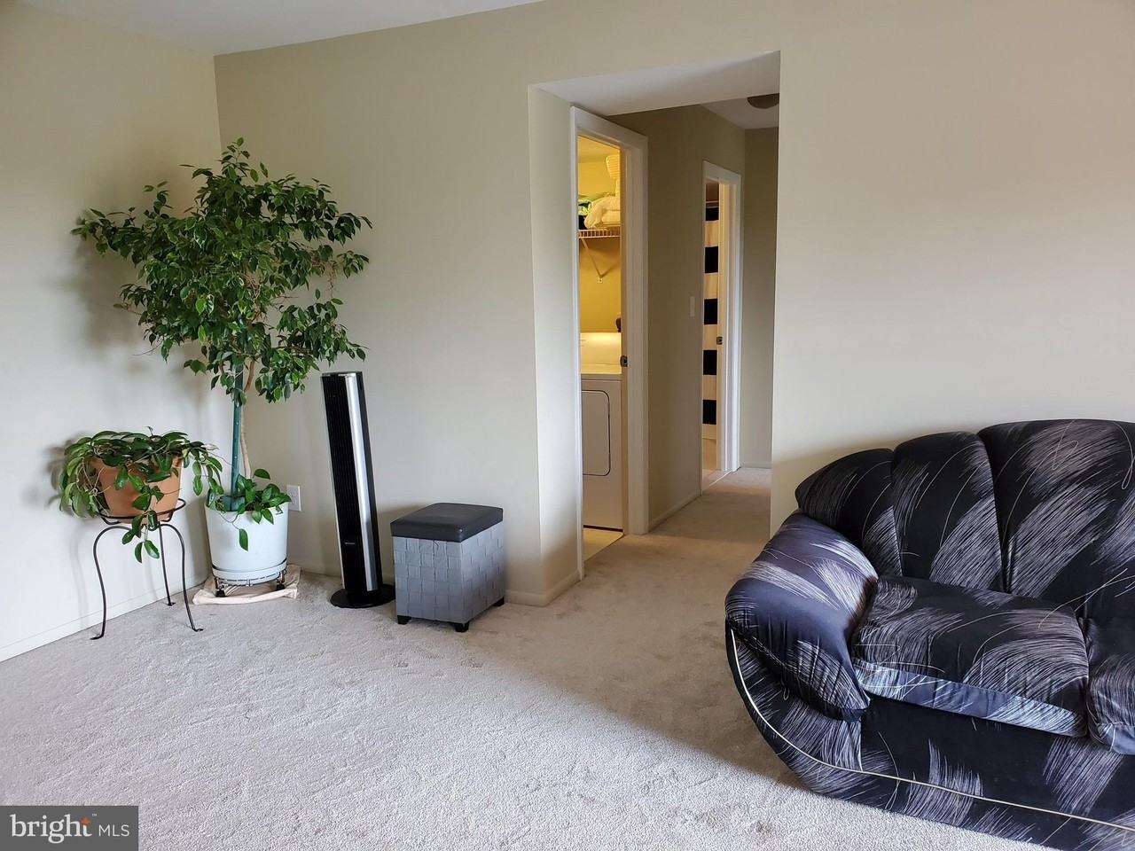 1100 Lisadale Cir #2D - Photo 3 of 10