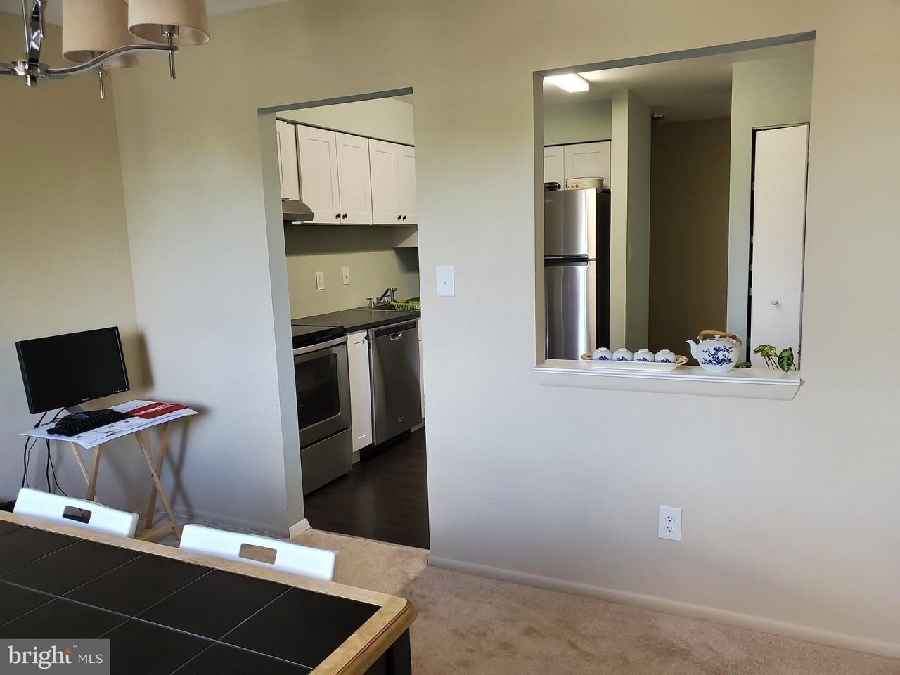 1100 Lisadale Cir #2D - Photo 5 of 10