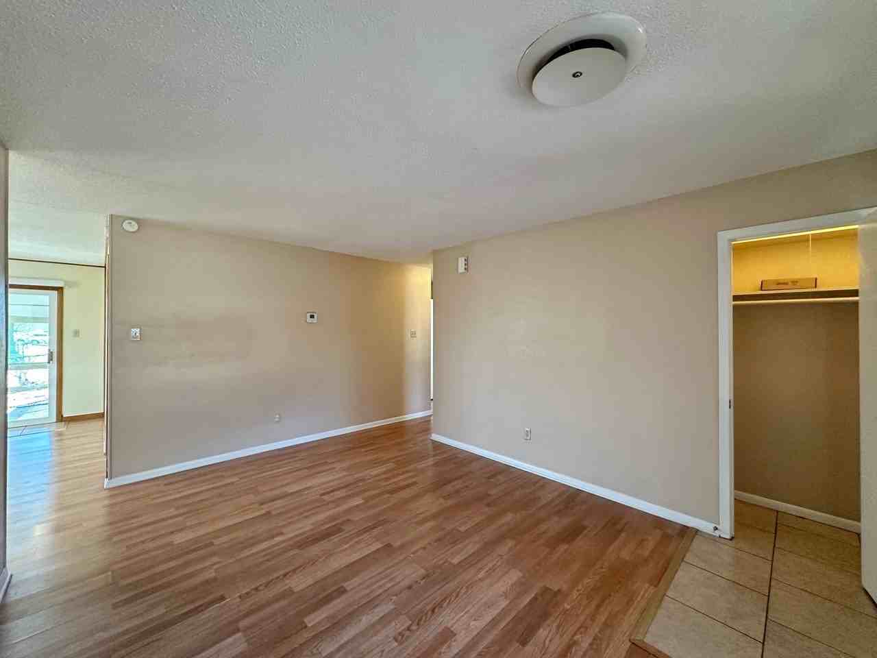 716 W Avenue E - Photo 3 of 28