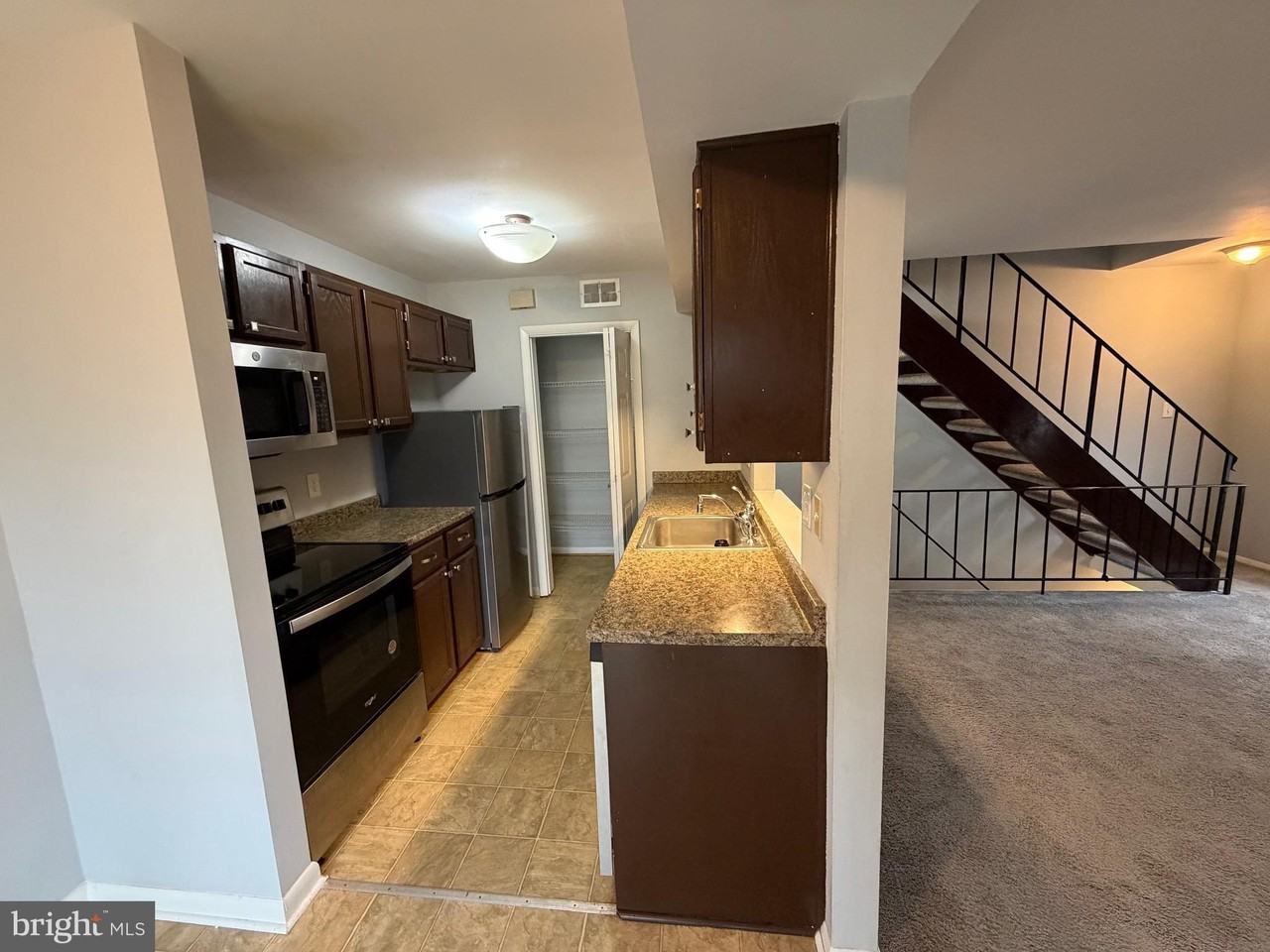 153 Hammershire Rd Unit C #C - Photo 4 of 20