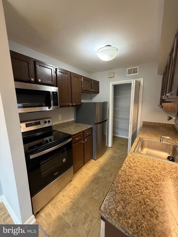 153 Hammershire Rd Unit C #C - Photo 5 of 20