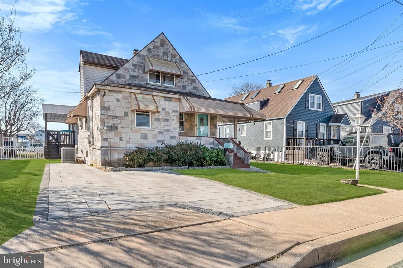 505 Bayside Dr - Photo 3 of 34