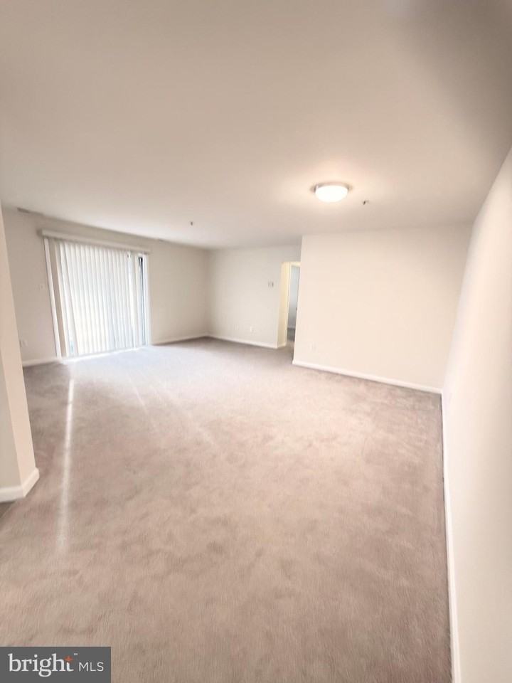 37 Wickham Ct Unit 37 #37 - Photo 3 of 28