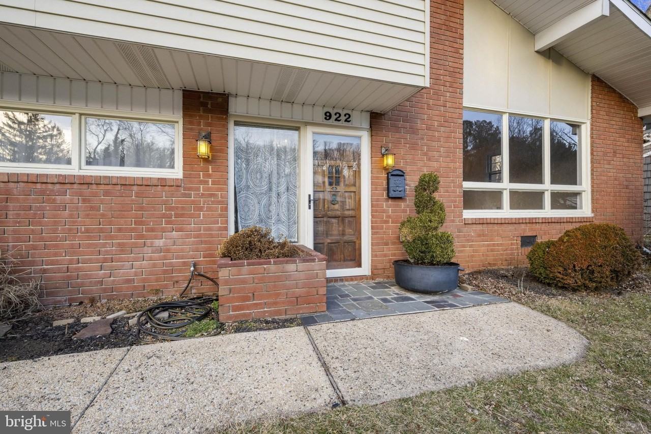 922 Beaverbank Cir - Photo 4 of 30