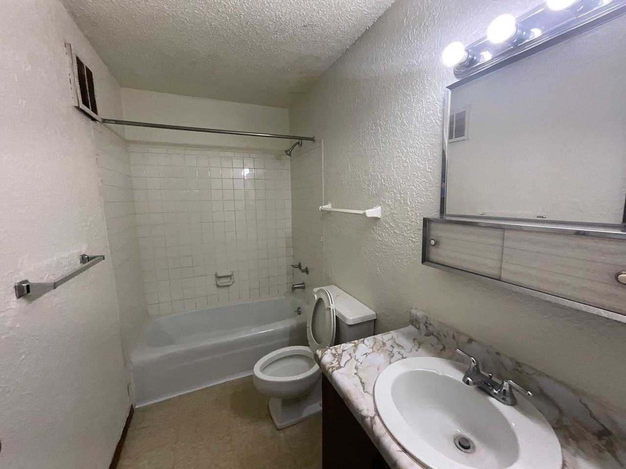 Neosho Meadows - Photo 7 of 13