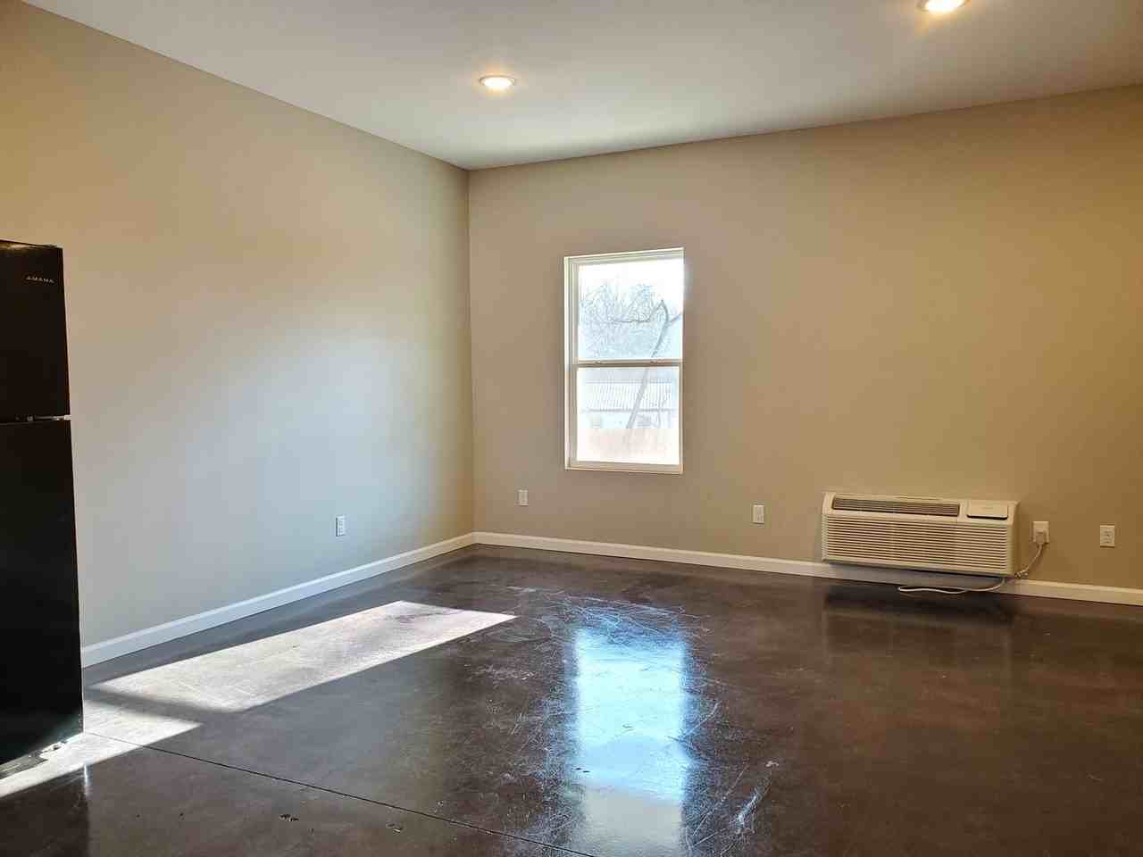 231 Cane Creek Ln - Photo 5 of 14